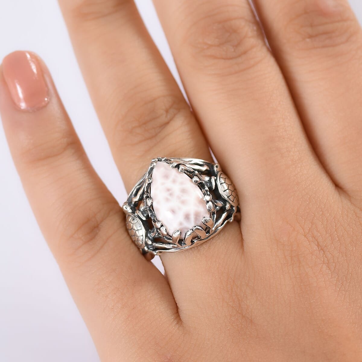 D'Joy Artisan Crafted Pink Natrolite Turtle 8.15 ctw Ring in Sterling Silver (Size 10.0) image number 2