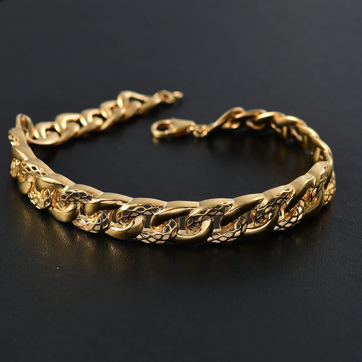 D'Joy Passport to Turkey Curb Link Chain in 18K Vermeil Yellow Gold Over Sterling Silver Bracelet (7.25 In) 19.70 Grams image number 1