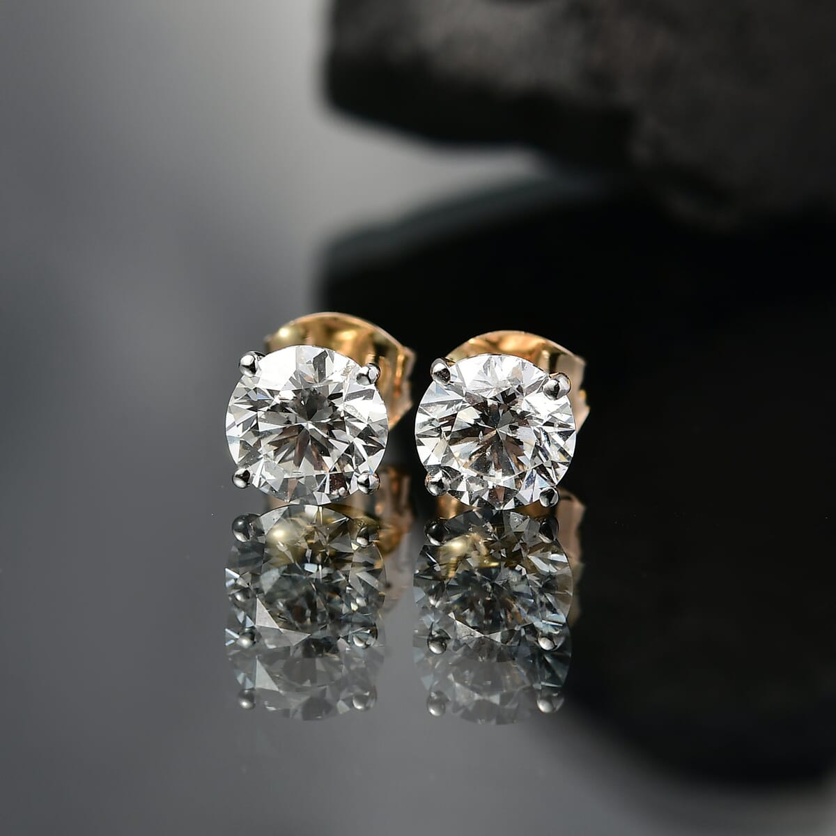 SGL Certified Luxuriant Lab Grown Diamond SI 2.00 ctw Stud Earrings in 14K Yellow Gold  image number 1