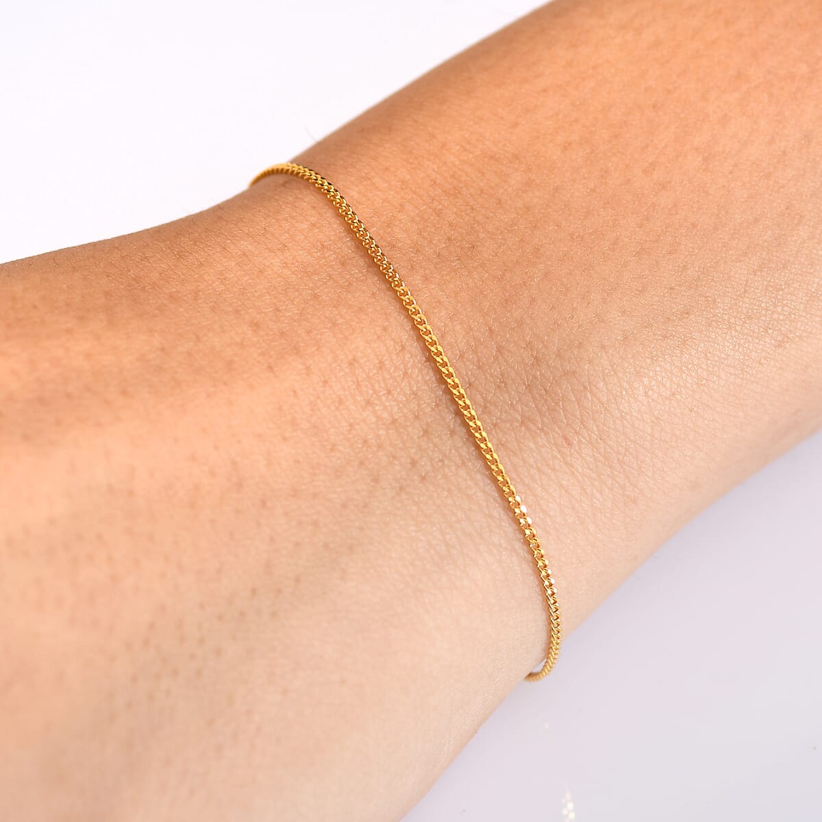 22K Yellow Gold Curb Chain Bracelet (6.50 In) 1.36 Grams image number 2
