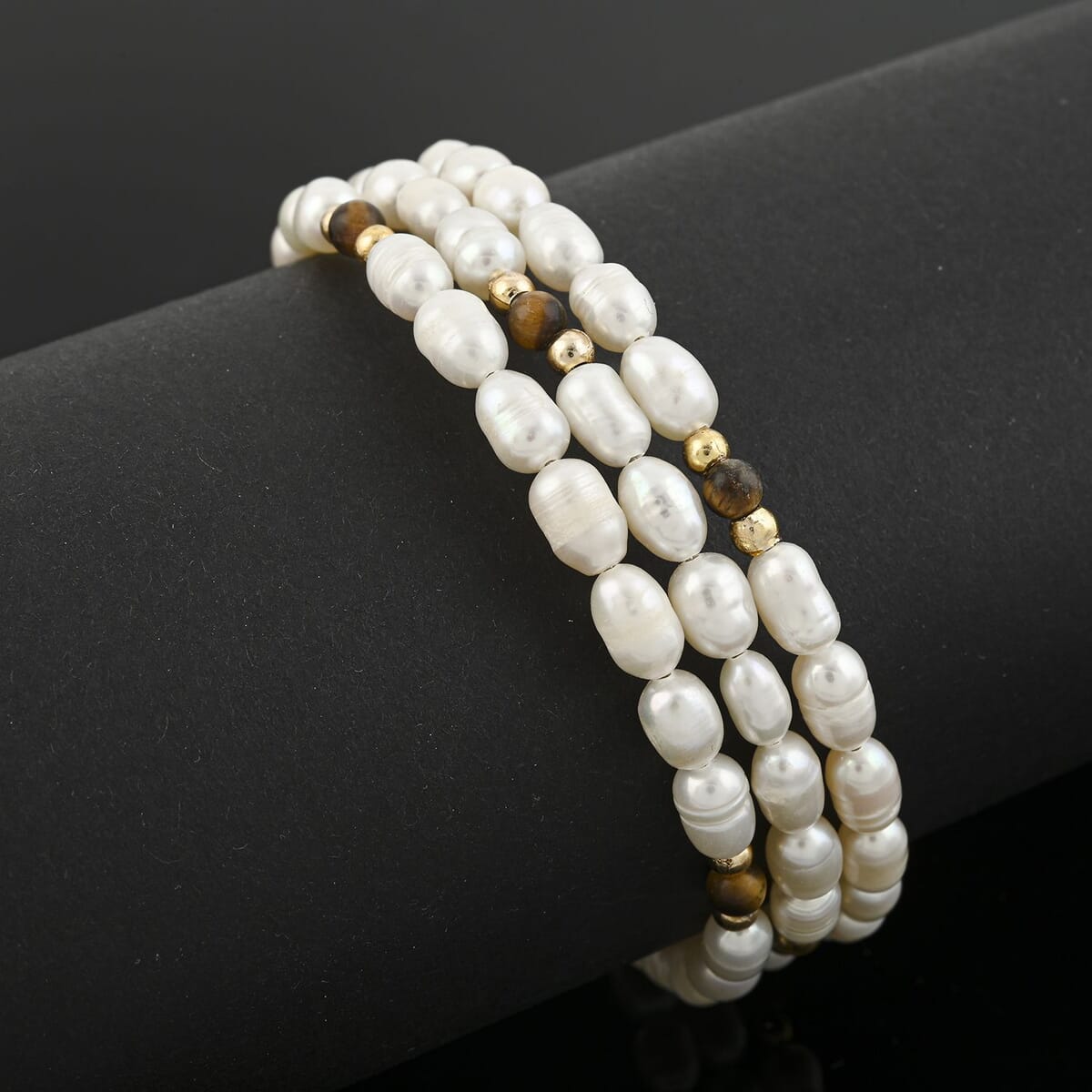 White Freshwater Pearls with Tigers Eye 7.00 ctw Beads Memory Wire Bracelet (7 In) image number 1