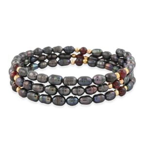 Black Freshwater Pearls with Garnet 7.00 ctw Beads Memory Wire Bracelet (7 In)