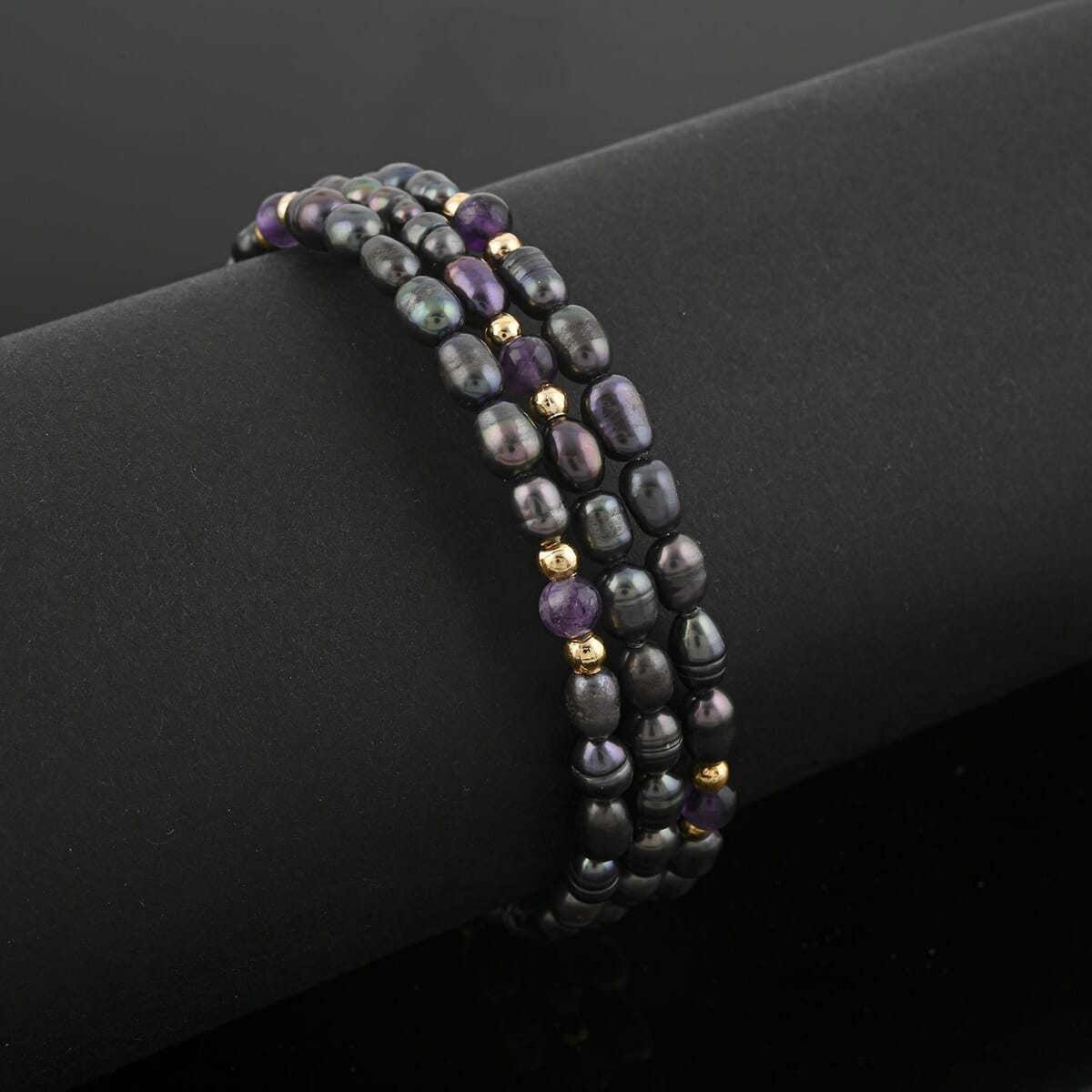 Black Freshwater Pearls with Purple Quartz 7.00 ctw Beads Memory Wire Bracelet (7 In) image number 1