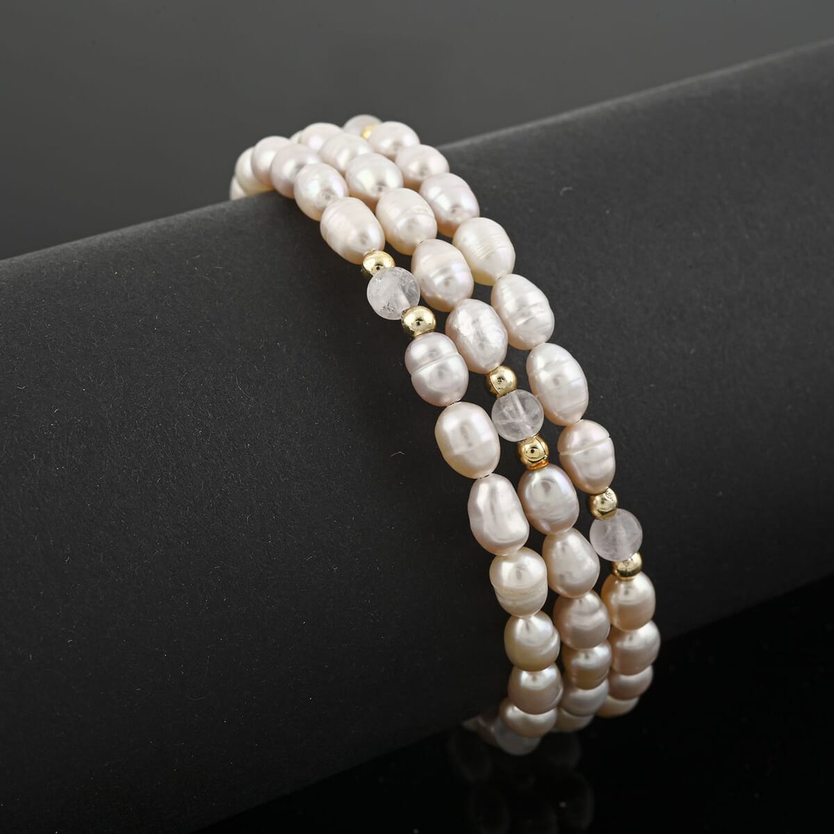Pink Freshwater Pearls with Rose Quartz 7.00 ctw Beads Memory Wire Bracelet (7 In) image number 1
