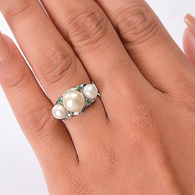 EverTrue White Freshwater Pearl and Simulated Green Diamond Garden Trio Ring in Stainless Steel (Size 10.0)