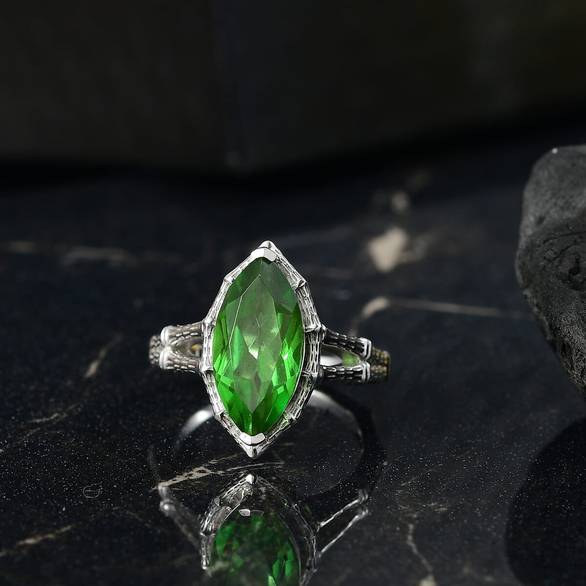 D'Joy Chartreuse Quartz (Triplet) 4.50 ctw Forest Fang Ring in Platinum Over Sterling Silver (Size 5.0) image number 1