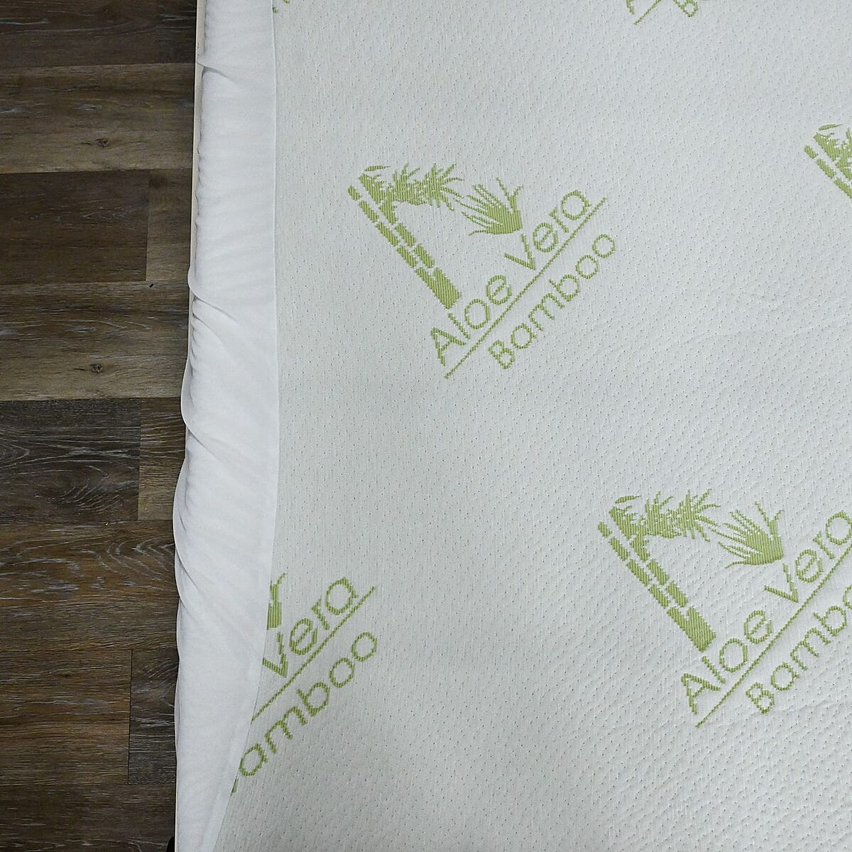 Supreme Living Bamboo Infused Mattress Protector -King image number 4