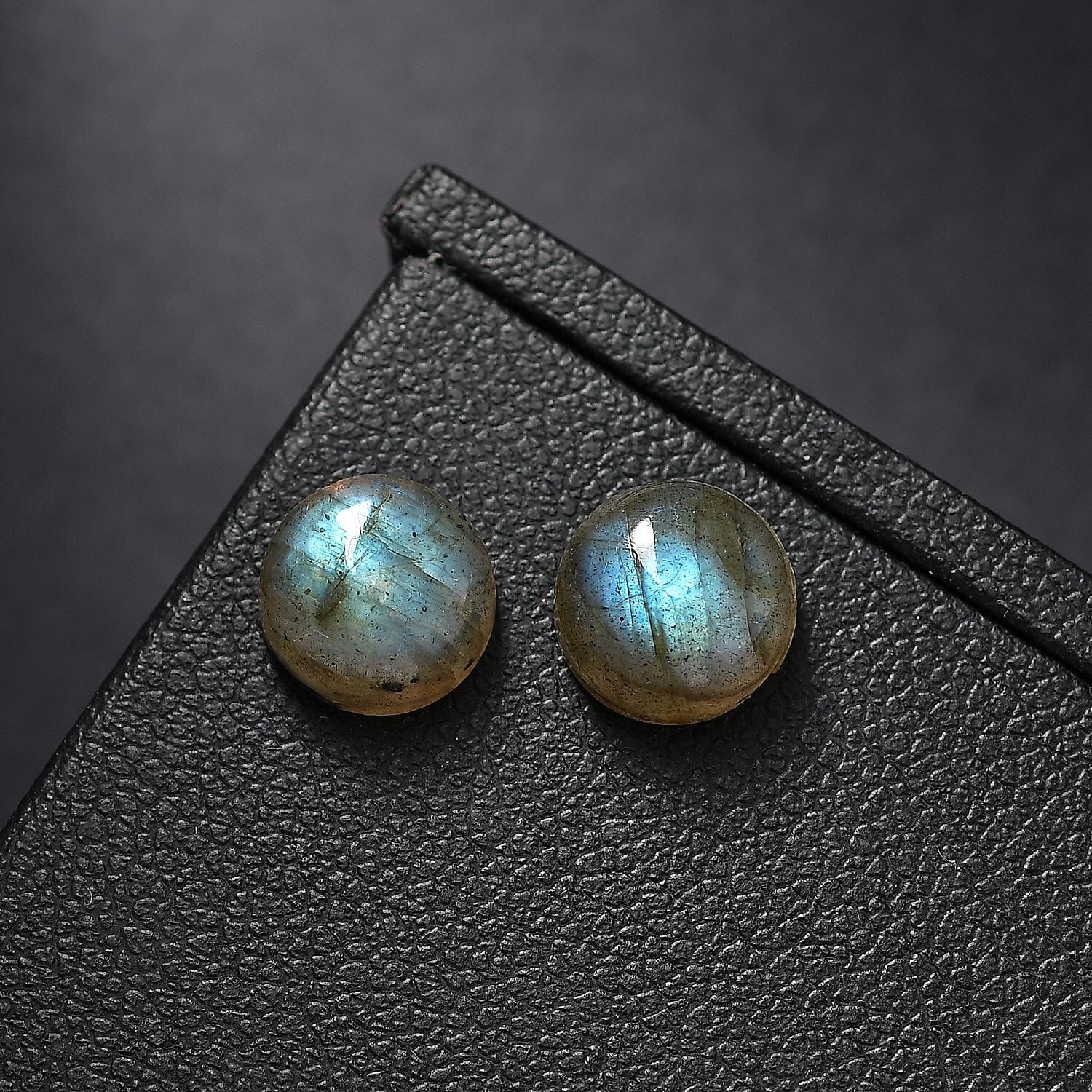 Malagasy Labradorite (Rnd 8 mm) 4.02 ctw Loose Gemstone