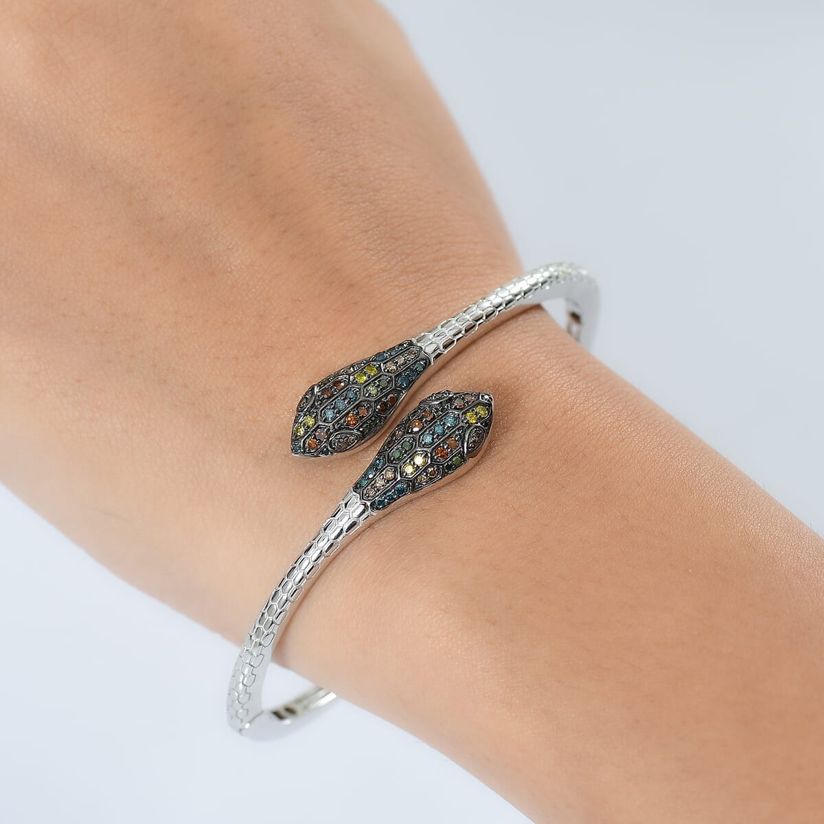 GP Trionfo Collection Multi Diamond 1.00 ctw Serpent Bangle Bracelet in Rhodium Over Sterling Silver (7.25 In) image number 3