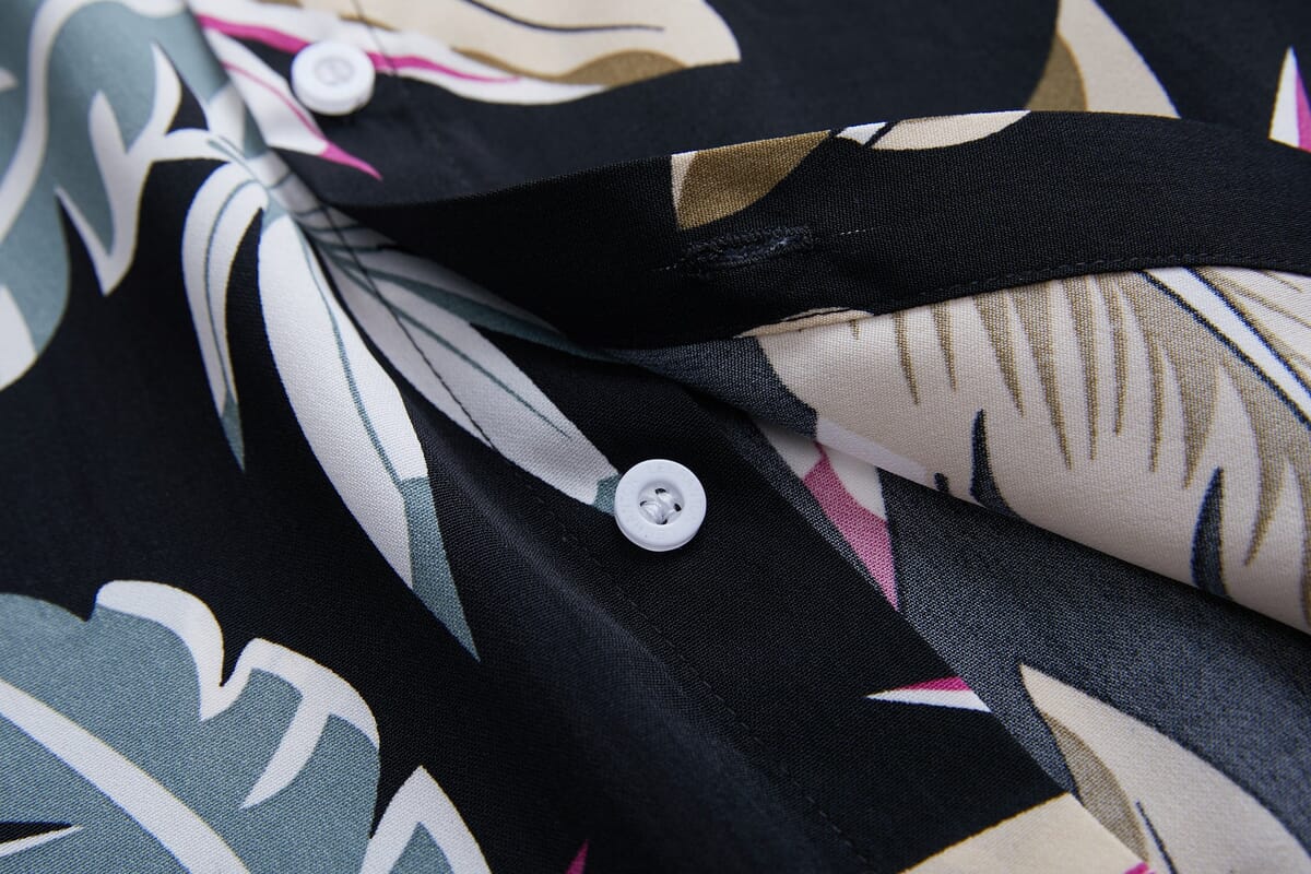 LeeHanton Men’s Black Palm Leaf Button-Up Short Sleeve Shirt - S image number 4