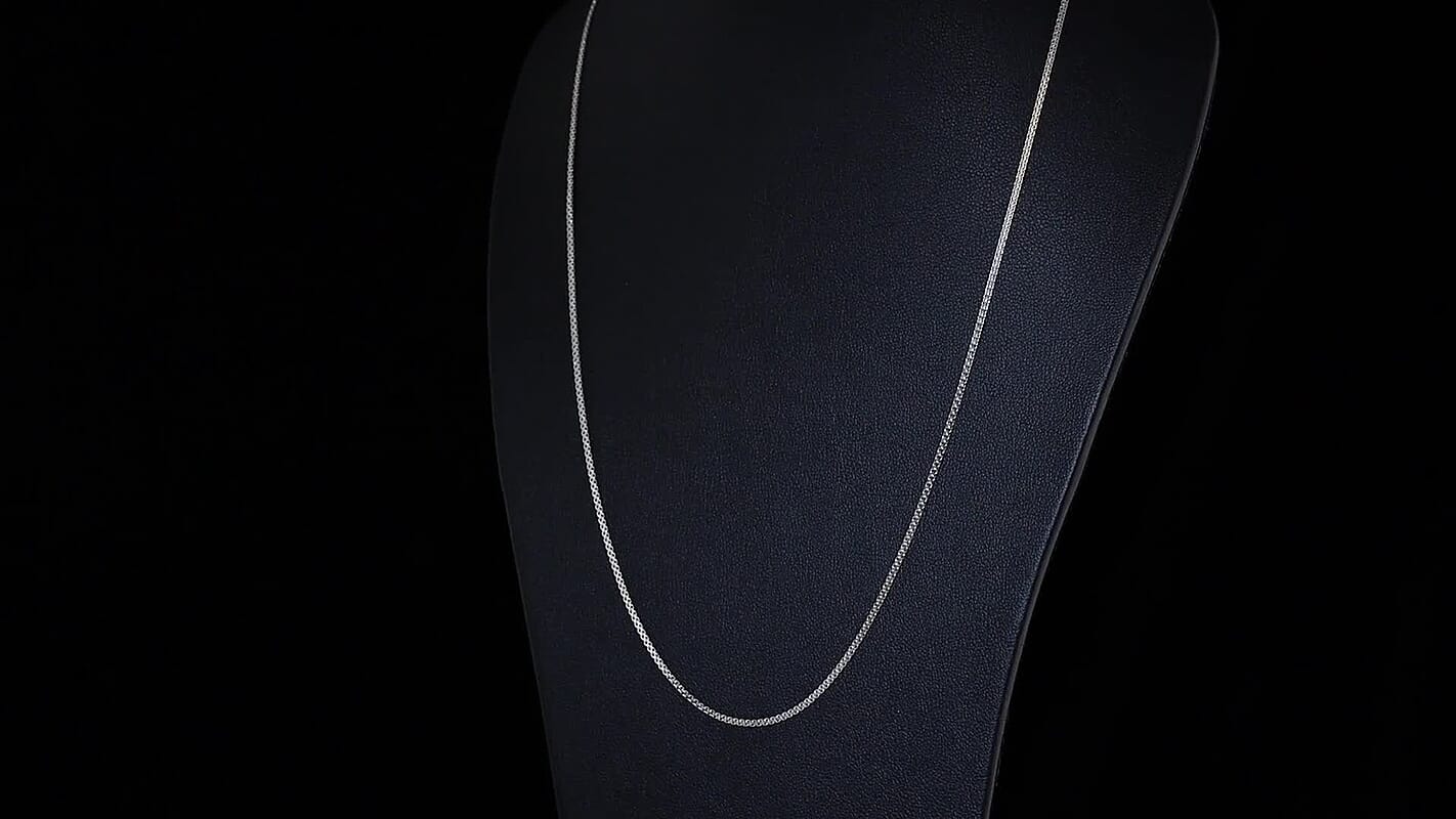 950 Platinum Sleek Box Chain Necklace 20 Inches 4.70 Grams