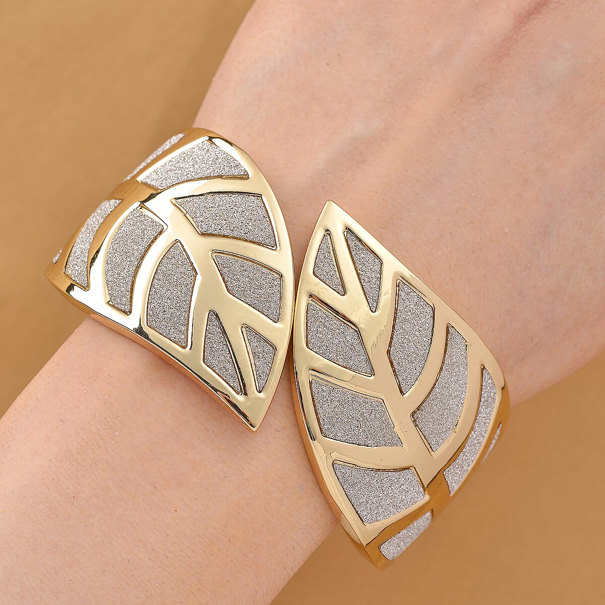 Leaf Bangle Bracelet in Goldtone (7.25 In) image number 1