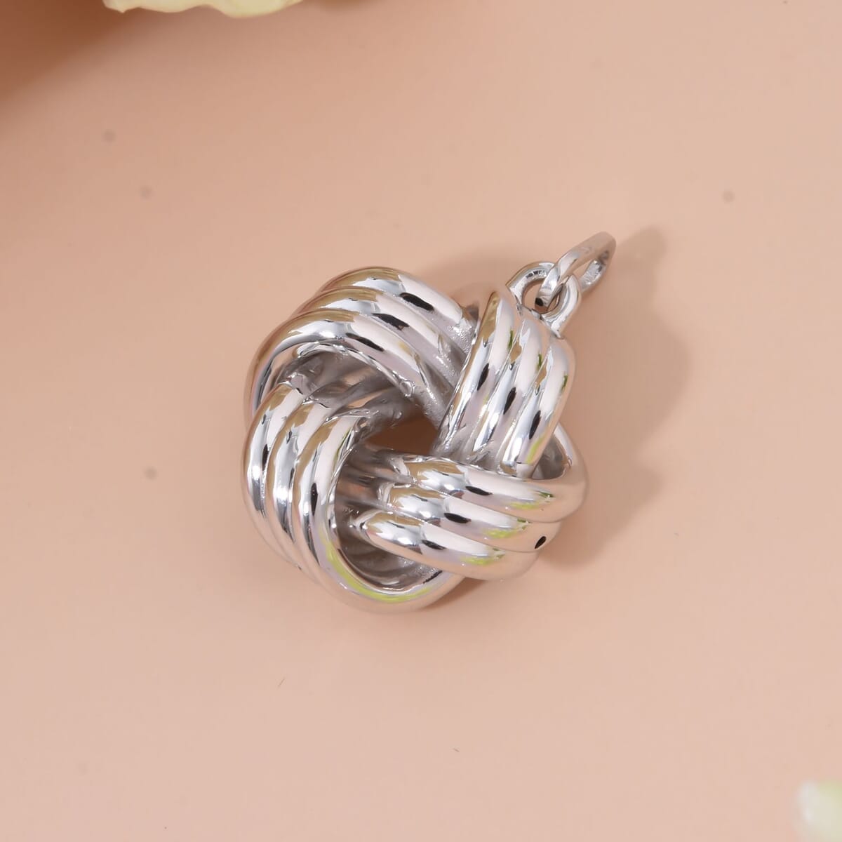 Knot Pendant in 999 Platinum 2.73 Grams image number 1