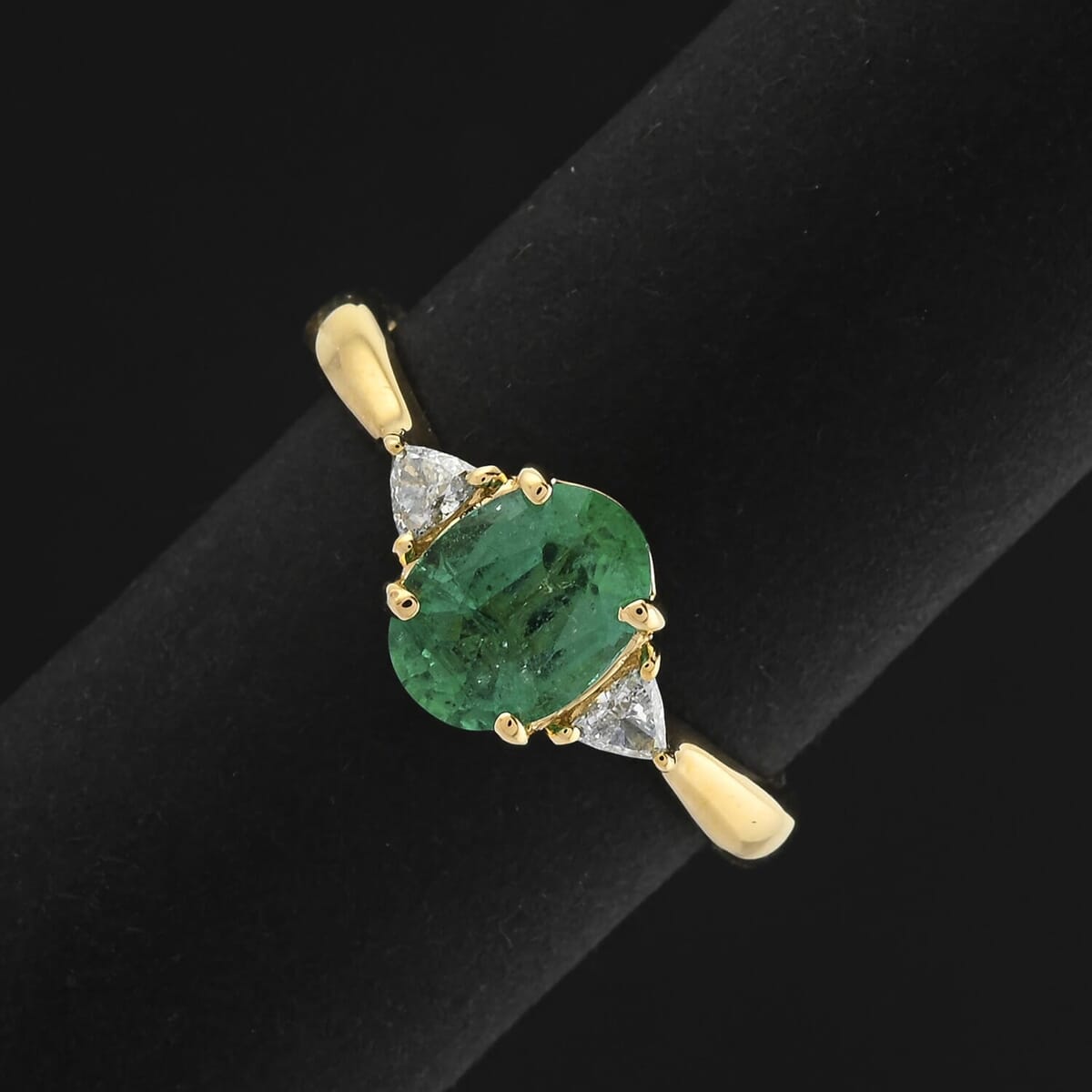 Certified & Appraised Iliana AAAA Kagem Gemfield Emerald and SI Diamond 1.40 ctw Ring in 18K Yellow Gold (Size 6.5) image number 1