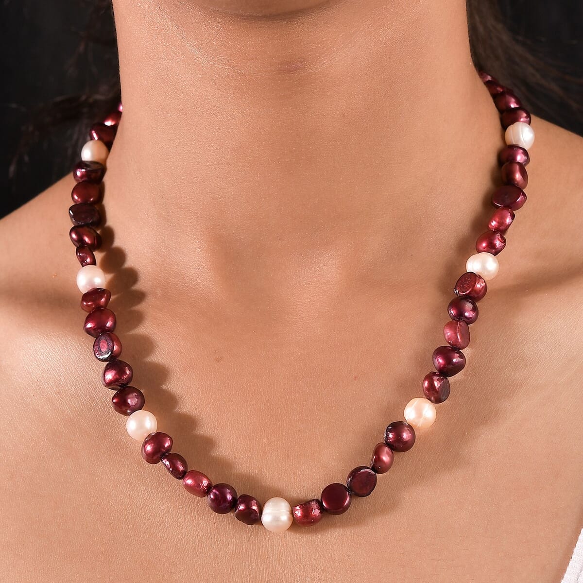 Burgundy and White Freshwater Pearl (D) Necklace in Platinum Bond 18 Inches image number 2