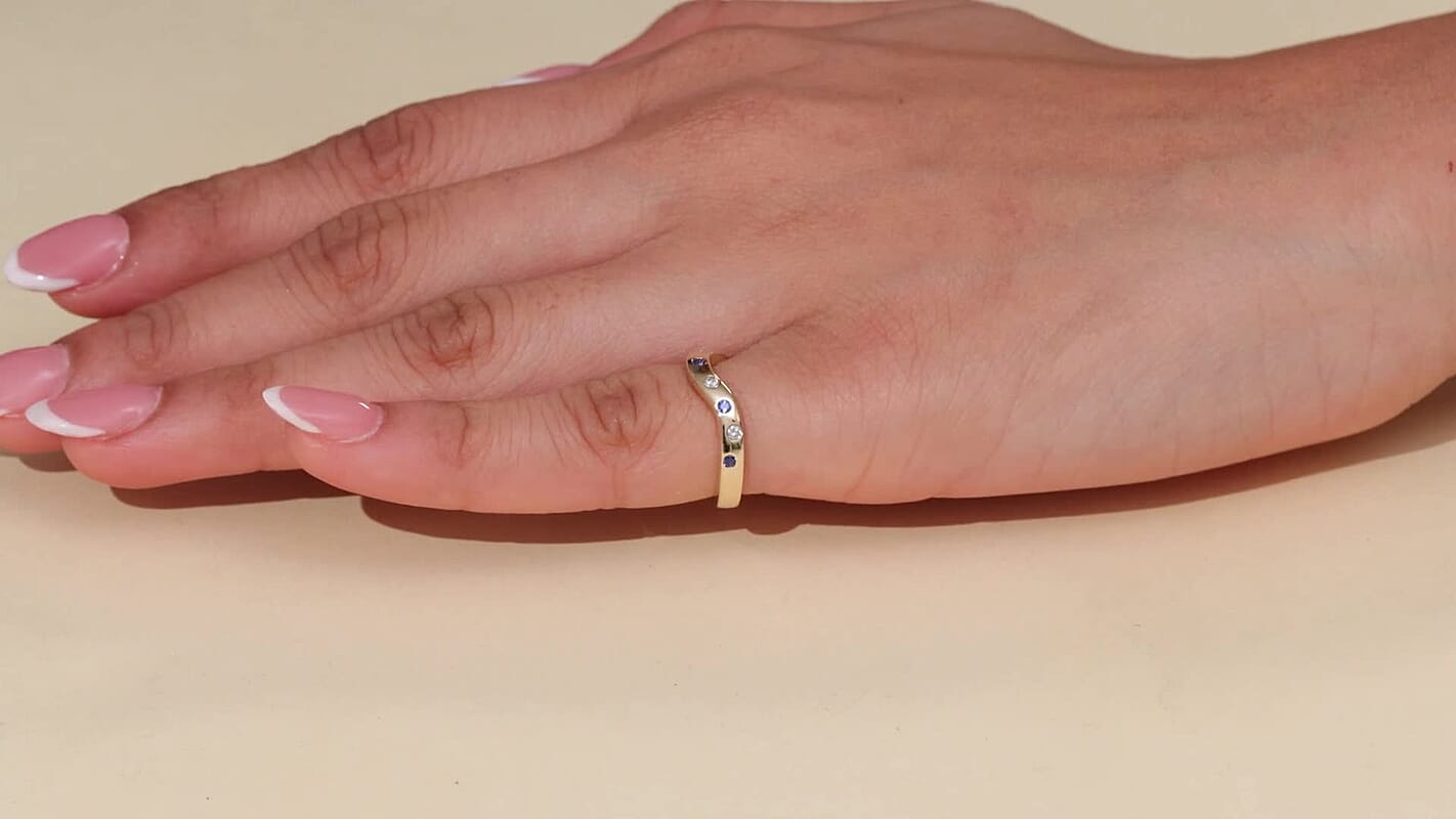 Luxoro AAA Ceylon Blue Sapphire and G-H SI Diamond 0.25 ctw Ring in 14K Yellow Gold (Size 4.75)