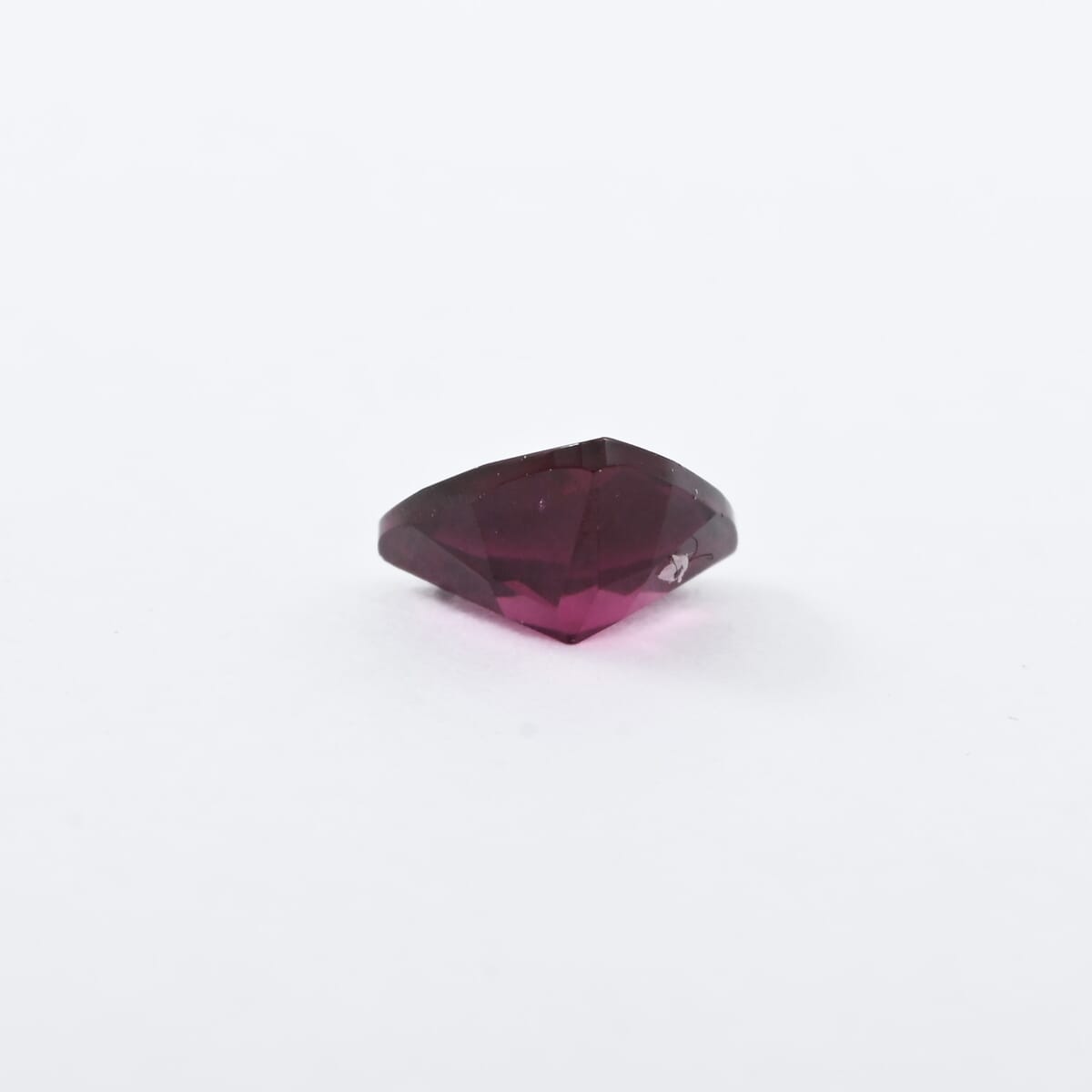 AAAA Radiant Ember Garnet (Trl 6 mm) 0.80 ctw image number 3