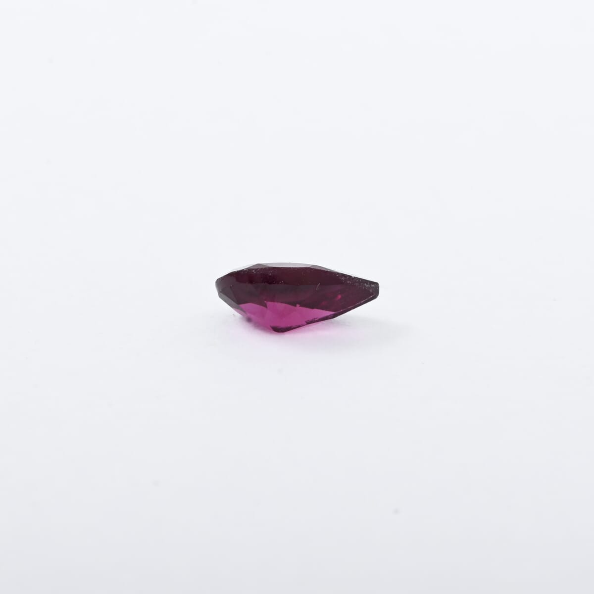 AAAA Radiant Ember Garnet (Pear 8x5 mm) 0.80 ctw image number 3