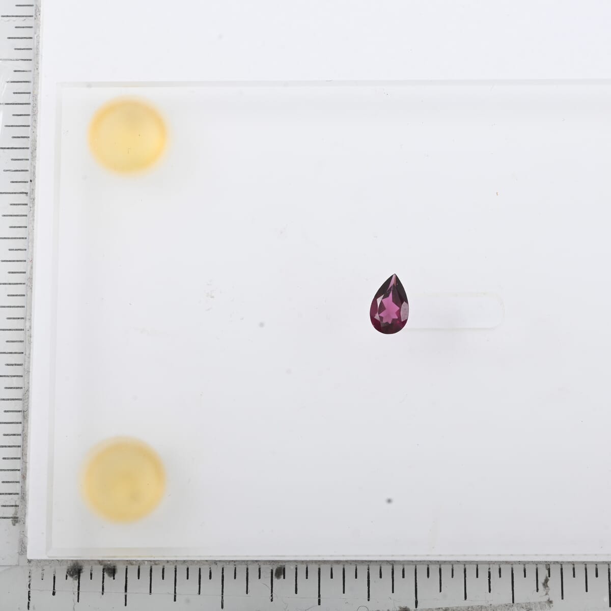 AAAA Radiant Ember Garnet (Pear 8x5 mm) 0.80 ctw image number 4