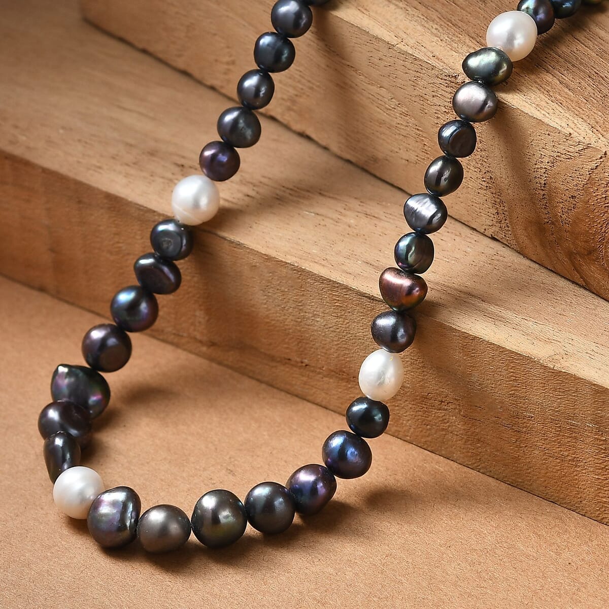 Peacock Dyed Pearl and Freshwater Pearl Necklace 18 Inches in Stainless Steel image number 1