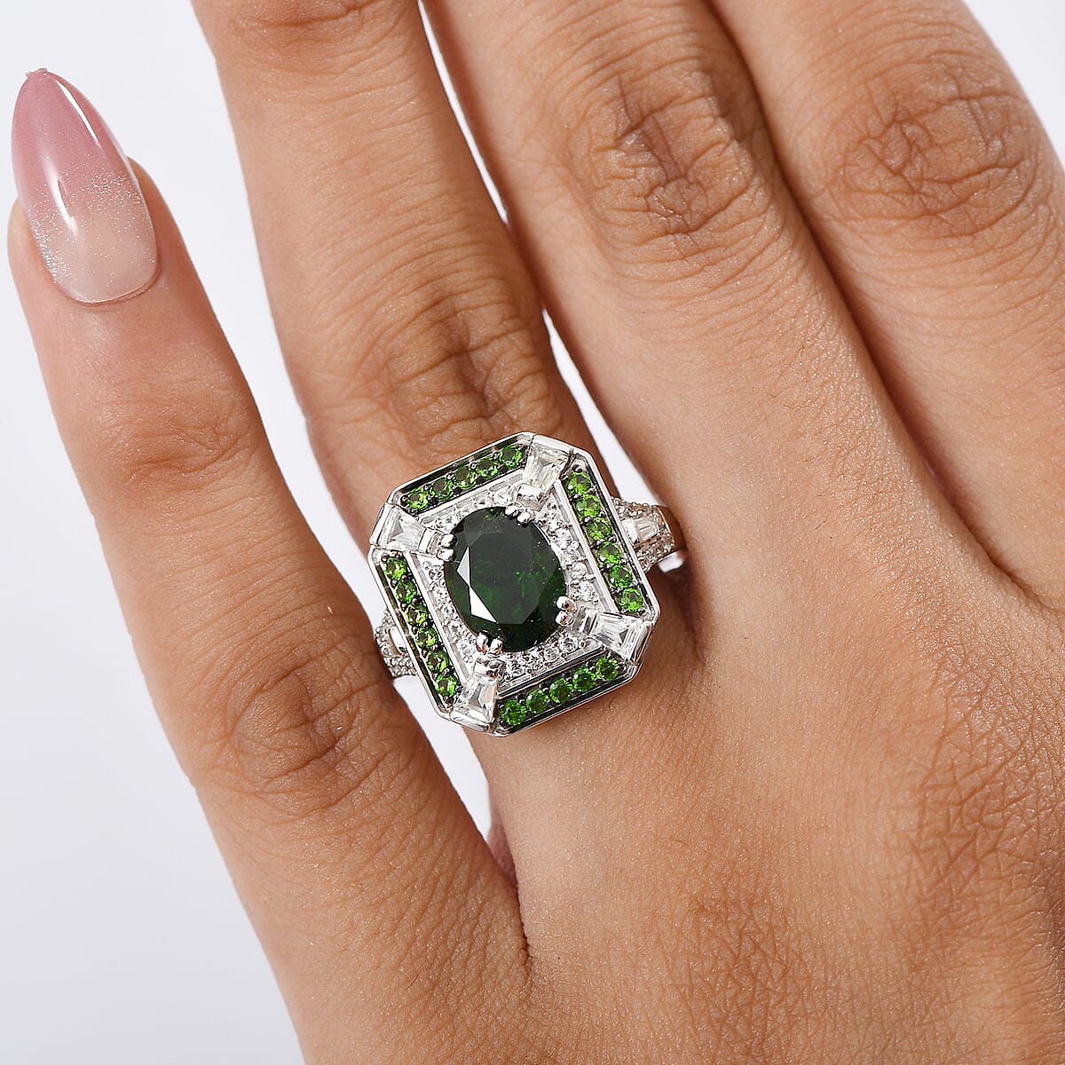 D'Joy Chrome Diopside and White Zircon 3.15 ctw Art Deco Ring in Rhodium Over Sterling Silver (Size 7.0) image number 2