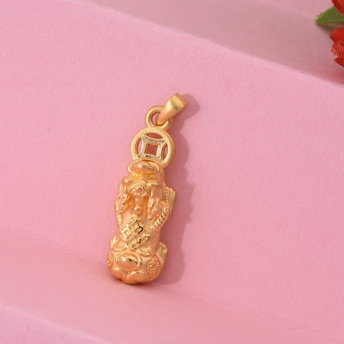 24K Yellow Gold Pixiu Pendant without Chain 1 Grams image number 1