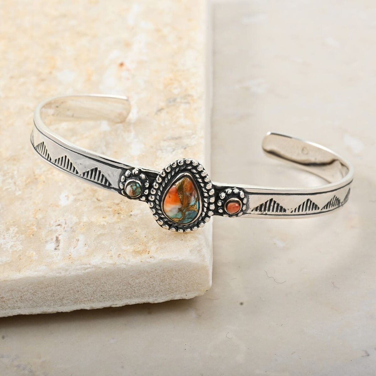 Santa Fe Style Spiny Turquoise 9.00 ctw Cuff Bracelet Sterling Silver (7.00 In) image number 1