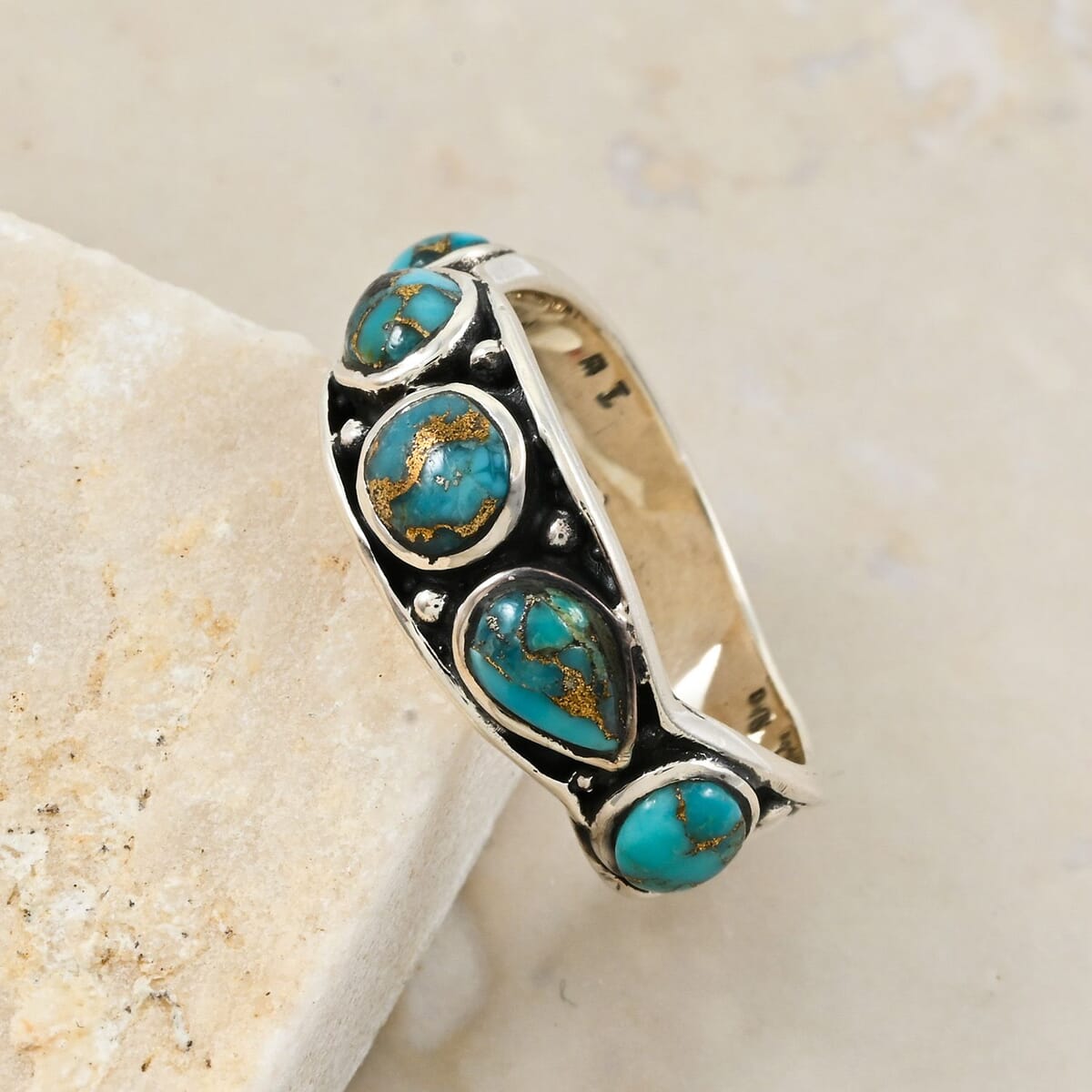 Santa Fe Style Mojave Turquoise 6.10 ctw Ring in Sterling Silver (Size 8.0) image number 1