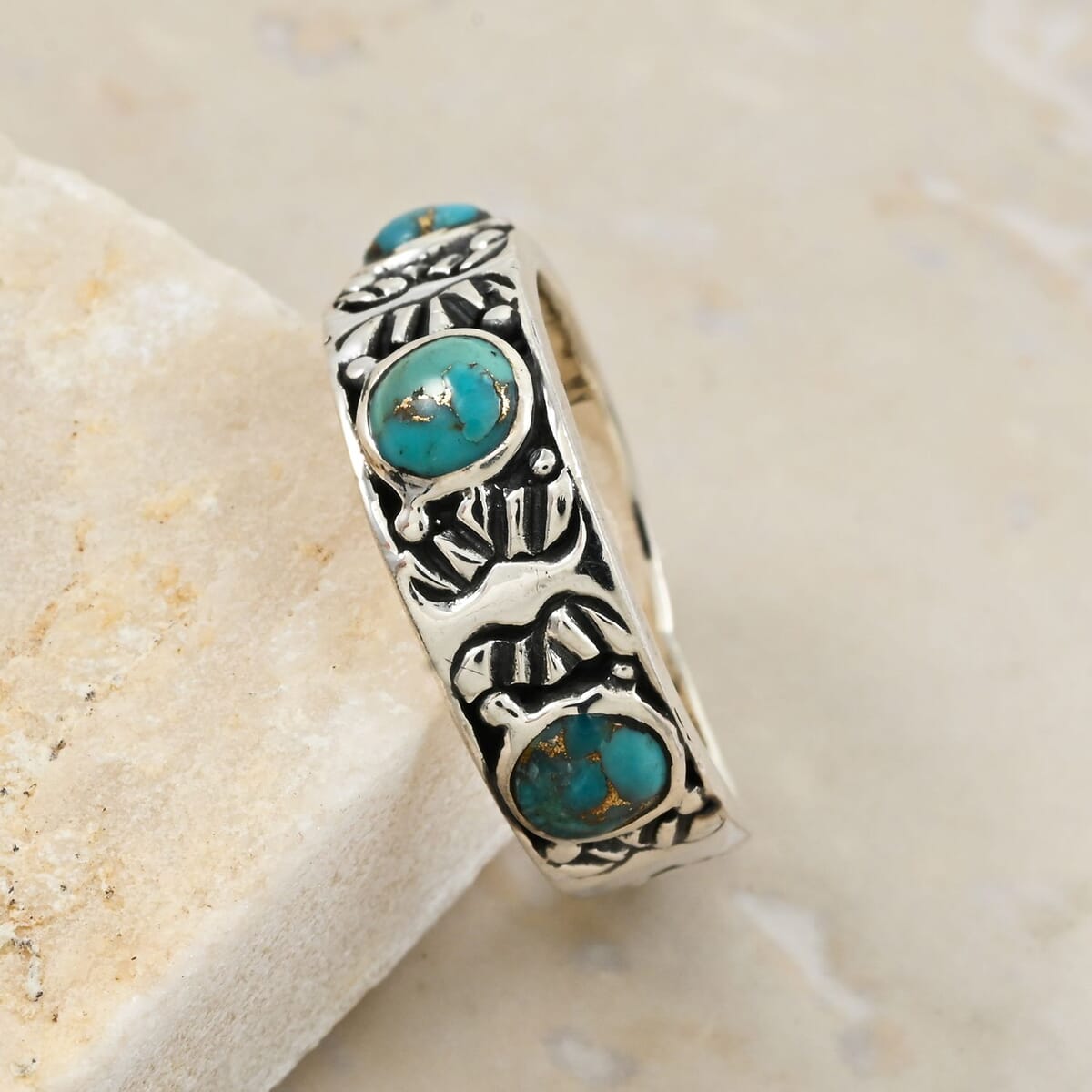 Santa Fe Style Mojave Turquoise 3.00 ctw Ring in Sterling Silver (Size  9.0) image number 1