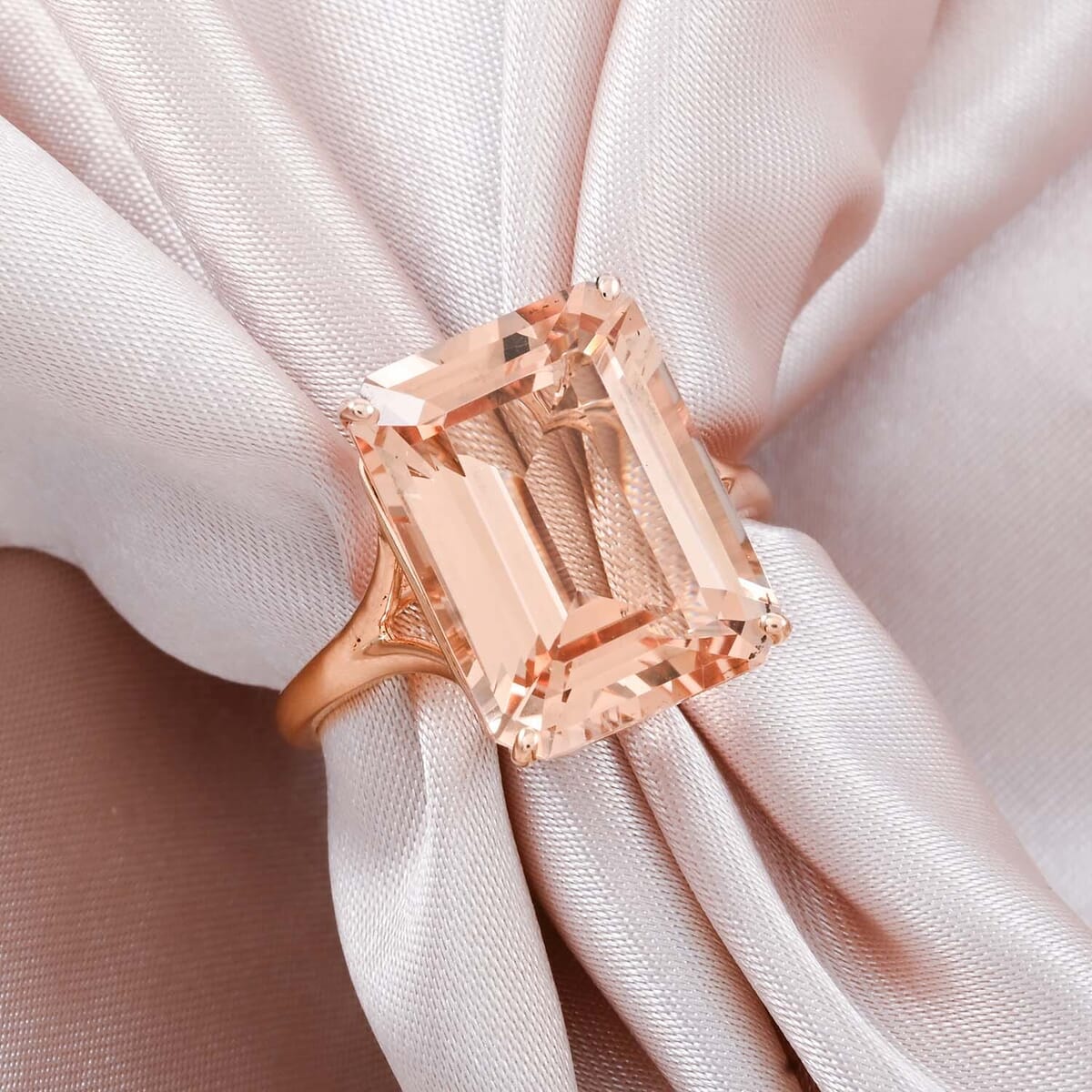 Certified & Appraised Luxoro AAA Marropino Morganite 10.50 ctw Solitaire Ring in 14K Rose Gold (Size 10.0) image number 1