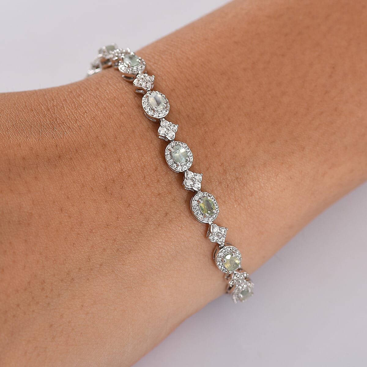 D'Joy Narsipatnam Alexandrite and White Zircon 5.30 ctw Mystic Flow Bracelet in Rhodium Over Sterling Silver (7.25 In) image number 2