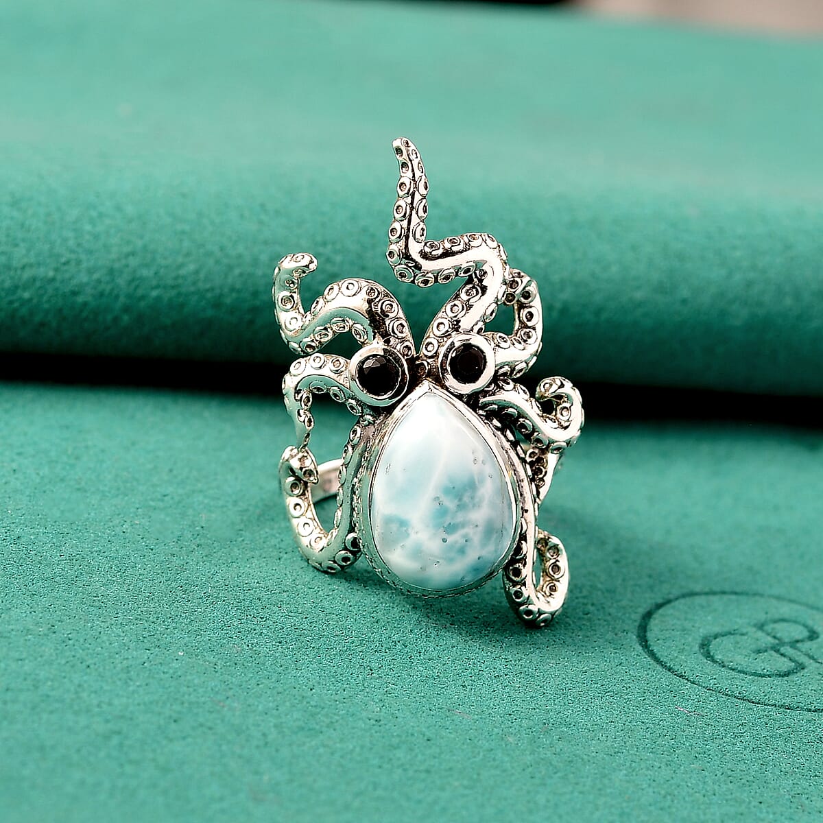 GP Capri Special Collection Premium Larimar and Thai Black Spinel 7.00 ctw Octopus Ring in Sterling Silver (Size 6.0) image number 1