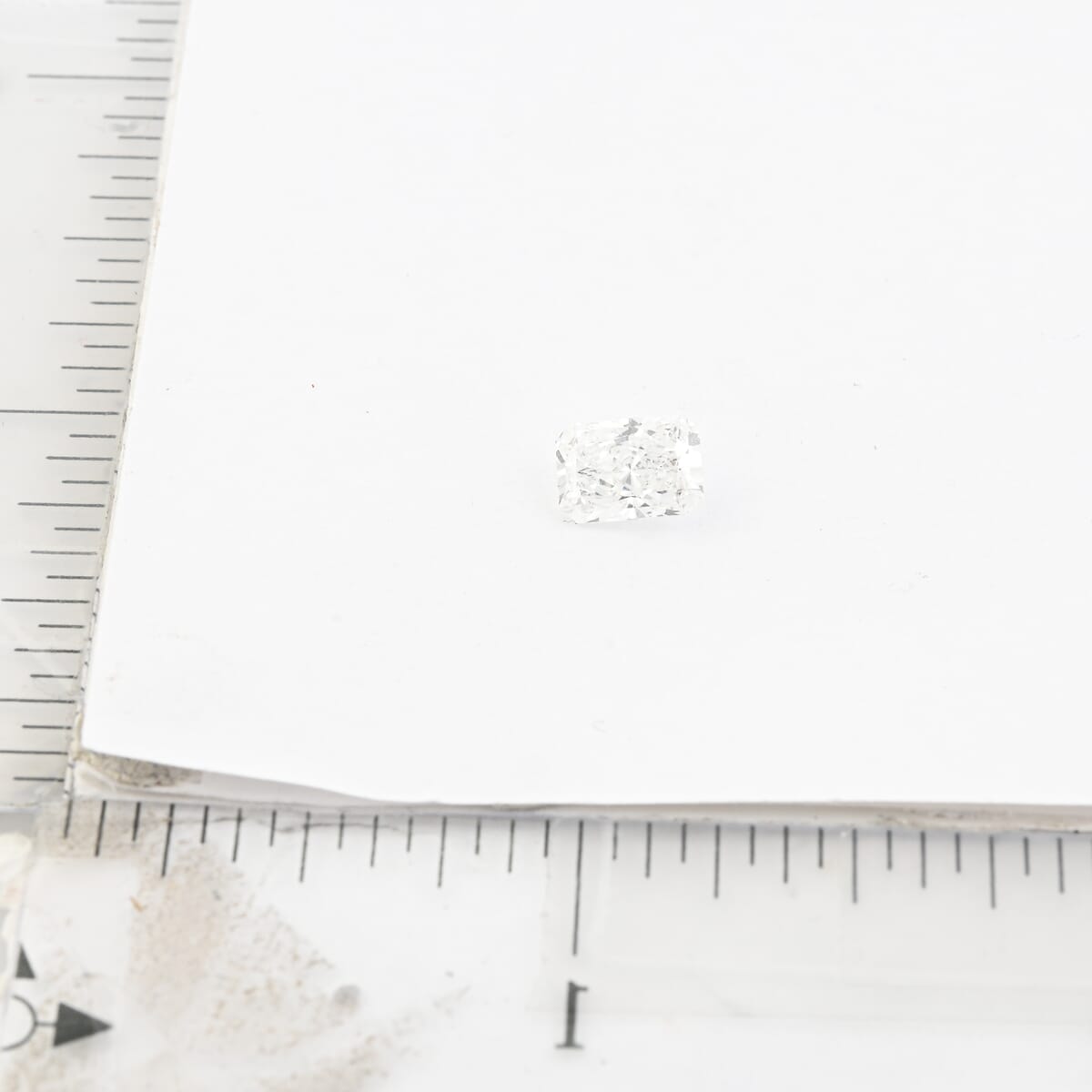 IGI Certified Luxuriant Lab Grown Diamond (Radiant) (E, VS1) 1.00 ctw image number 3