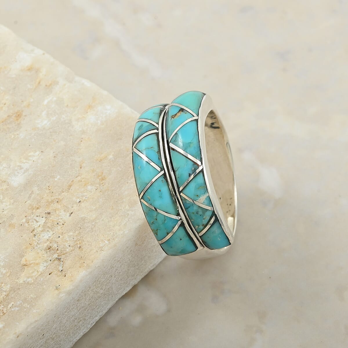 Santa Fe Style Kingman Turquoise 8.50 ctw Ring in Sterling Silver (Size 6.0) image number 1