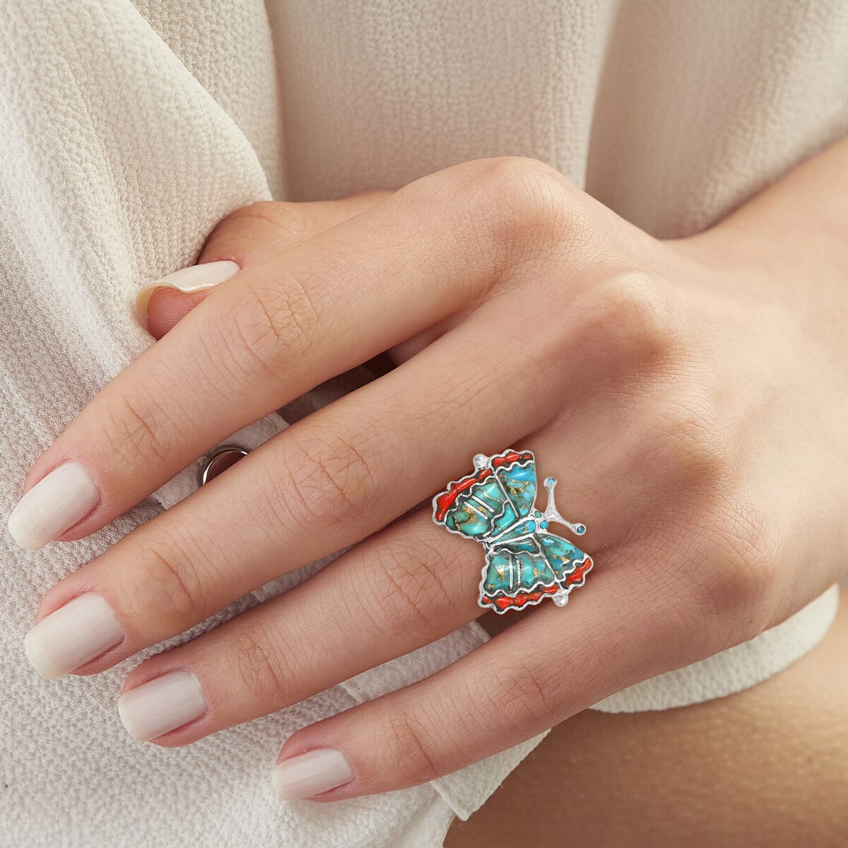 Santa Fe Style Mojave Turquoise 7.00 ctw and Enhanced Red Coral Ring in Sterling Silver (Size 10.0) image number 2