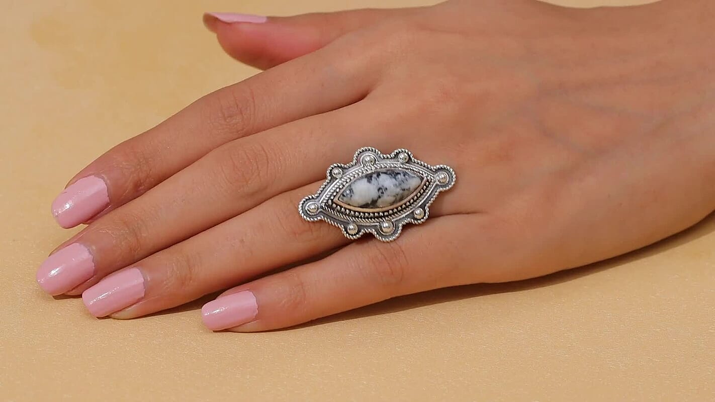 D’joy Artisan Crafted White Buffalo Ring in Sterling Silver (Size 10.0) 8.00 ctw