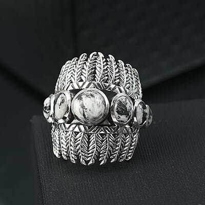 D'Joy Artisan Crafted White Buffalo 5.00 ctw Feather Shield Ring in Sterling Silver (Size 7.0)