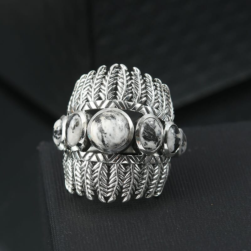 D'Joy Artisan Crafted White Buffalo 5.00 ctw Feather Shield Ring in Sterling Silver (Size 7.0)