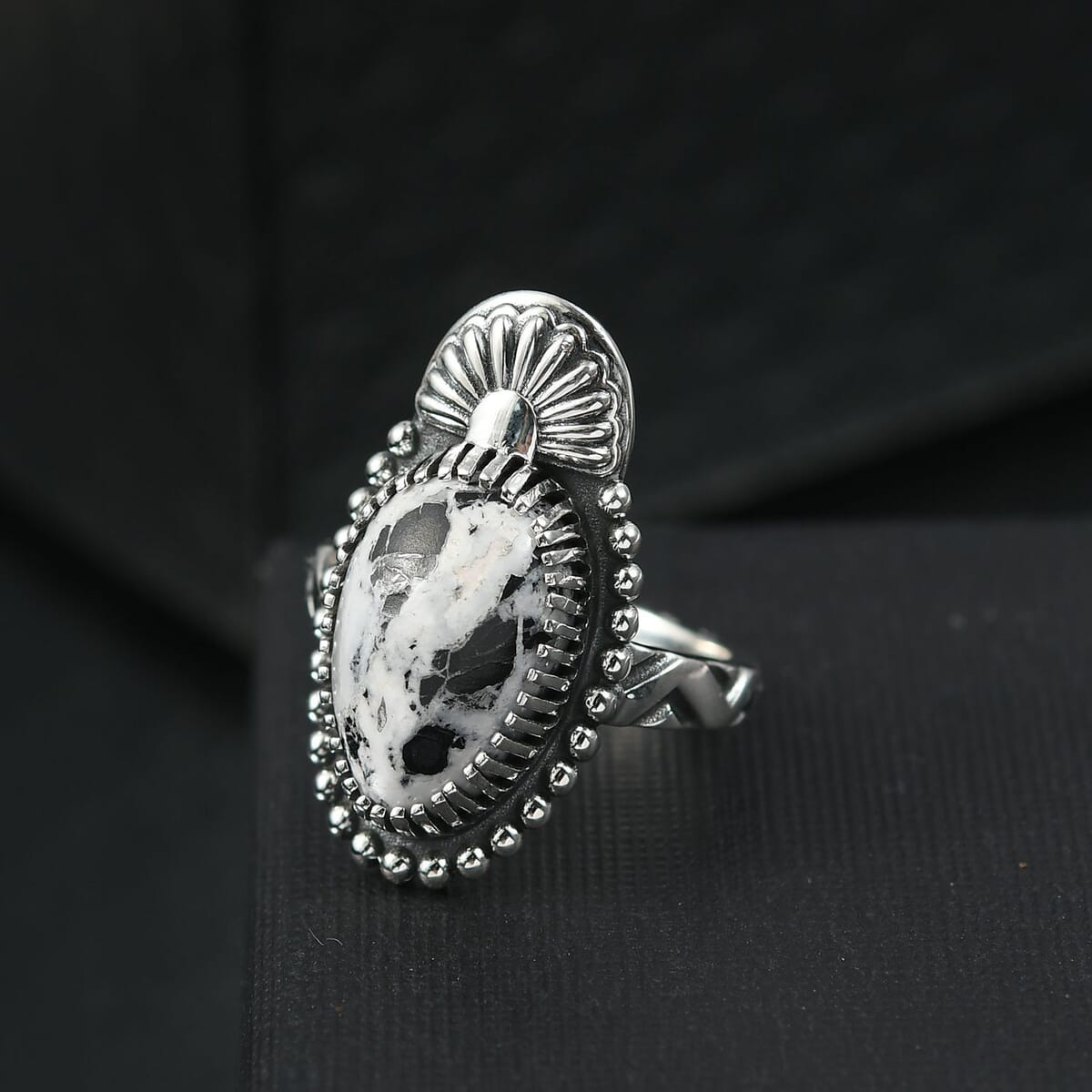 D'Joy Artisan Crafted White Buffalo 6.70 ctw Ring in Sterling Silver (Size 7.0)  image number 1