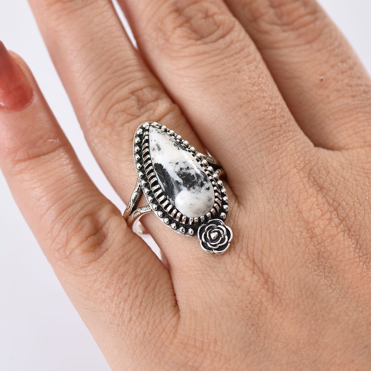 D’Joy Artisan Crafted White Buffalo 6.00 ctw Ring in Sterling Silver (Size 7.0)  image number 2