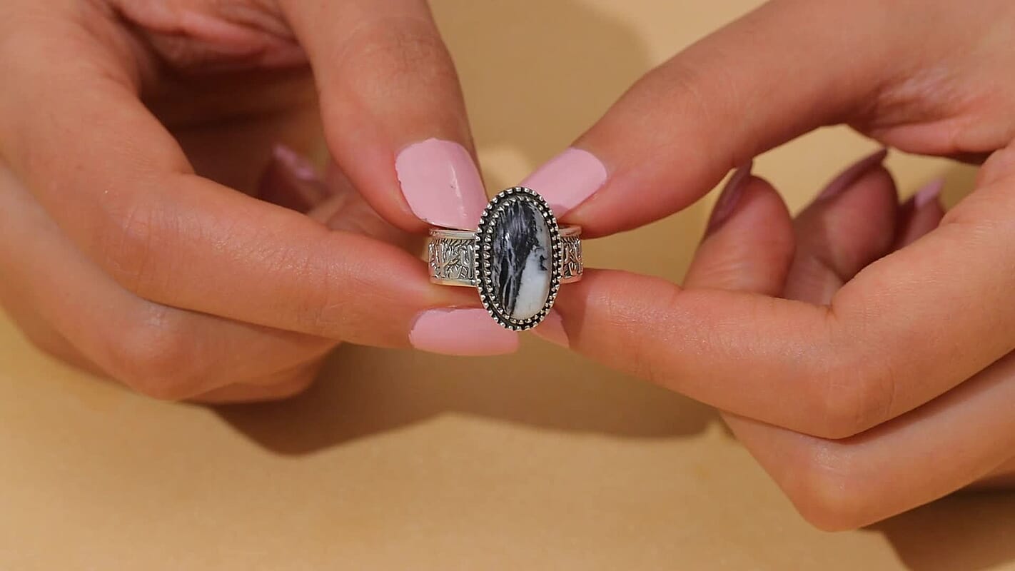 D'Joy Artisan Crafted White Buffalo 5.85 ctw Cactus Spirit Ring in Sterling Silver (Size 10.0)