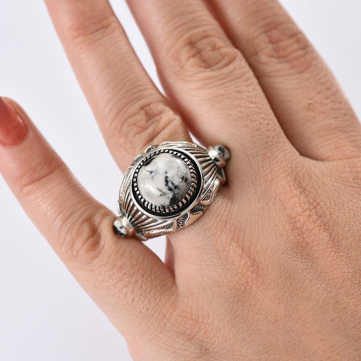 D’Joy Artisan Crafted White Buffalo 7.65 ctw Men's Ring in Sterling Silver (Size 10.0)  image number 2