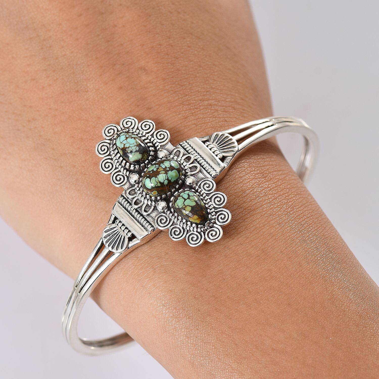 D'Joy Artisan Crafted Whispering Web Turquoise 6.50 ctw Cuff Bracelet in Sterling Silver (7.25 In)
