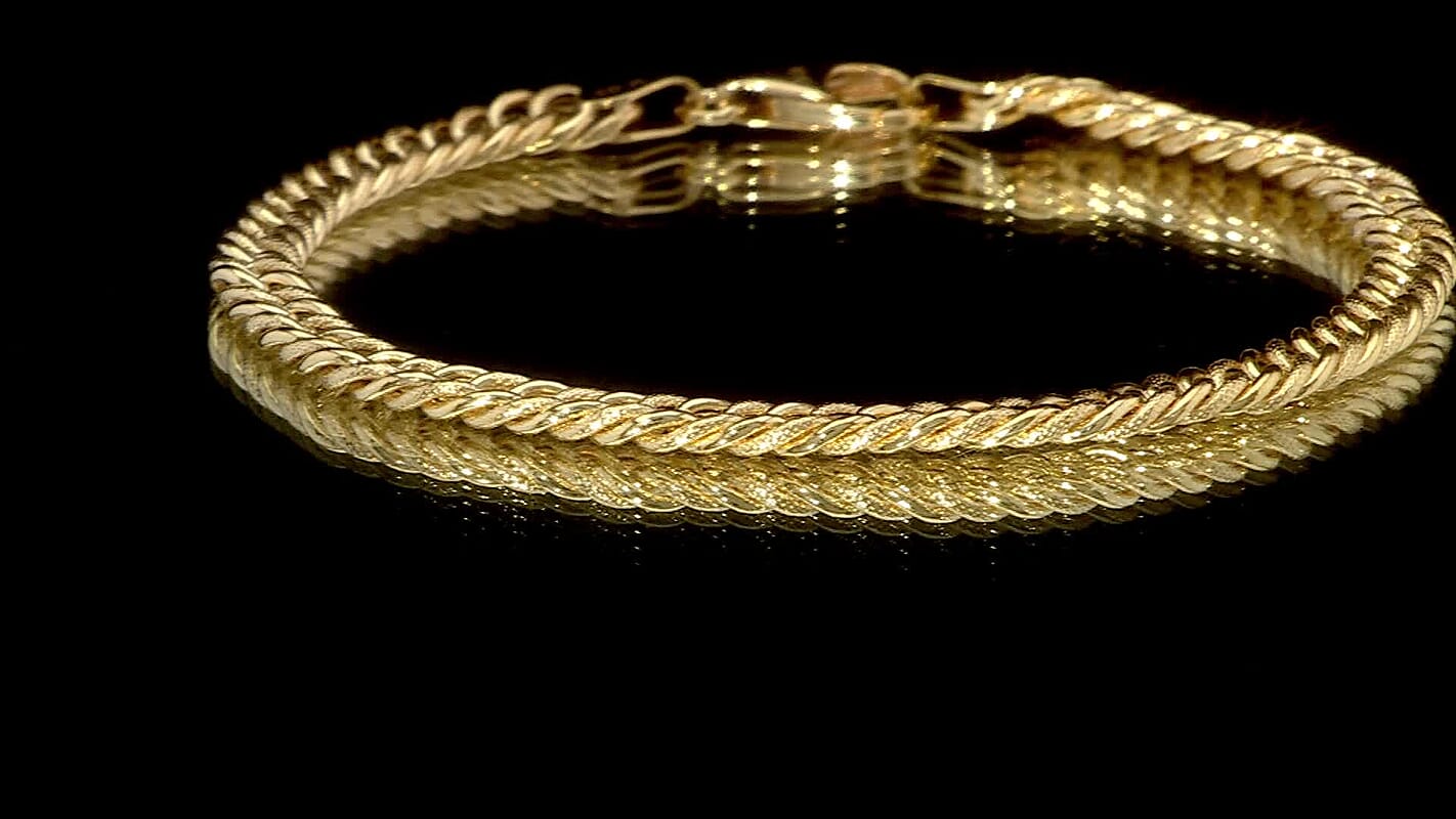 Luxoro Classic Curb Forever Chain Bracelet in 10K Yellow Gold (7.25 In) 4.10 Grams