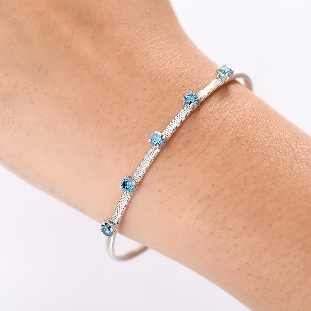 Luxuriant Lab Grown Blue Diamond (IR) (VS) 1.25 ctw Cuff Bracelet in 10K White Gold (7.25 In) image number 2