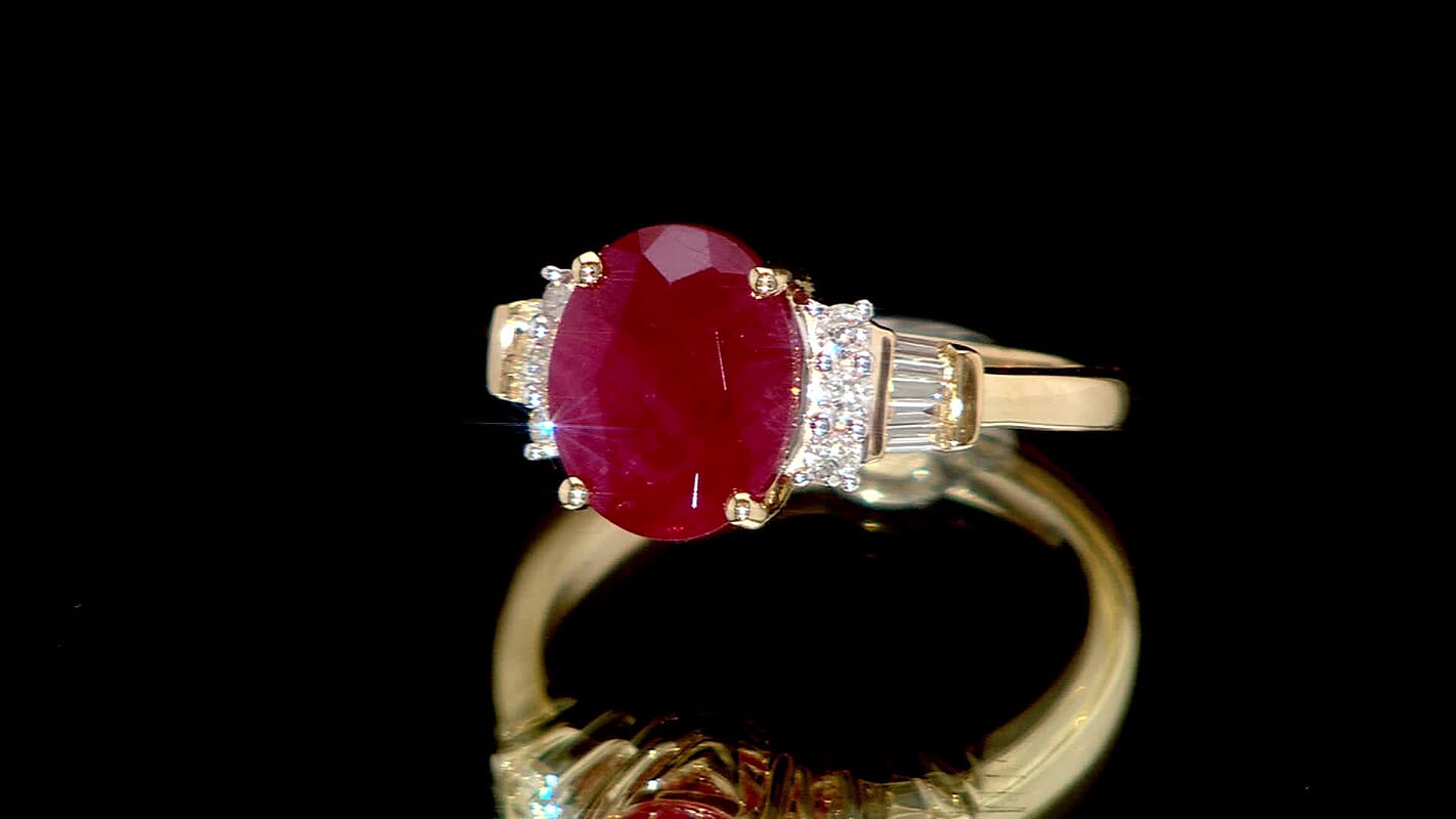 Luxoro 10K Yellow Gold AAA Montepuez Ruby, Diamond (I1) (0.30 cts) Ring 4.50 ctw