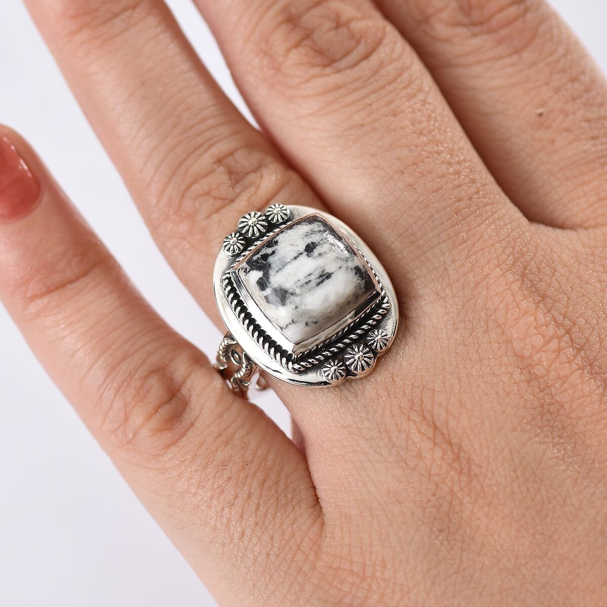 D’Joy Artisan Crafted White Buffalo 8.25 ctw Ring in Sterling Silver (Size 7.0)  image number 2