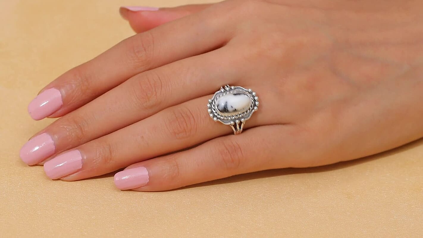 D’Joy Artisan Crafted White Buffalo 3.60 ctw Solitaire Ring in Sterling Silver (Size 10.0)