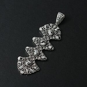 D'Joy Artisan Crafted White Buffalo without Chain 7.50 ctw Pendant in Sterling Silver