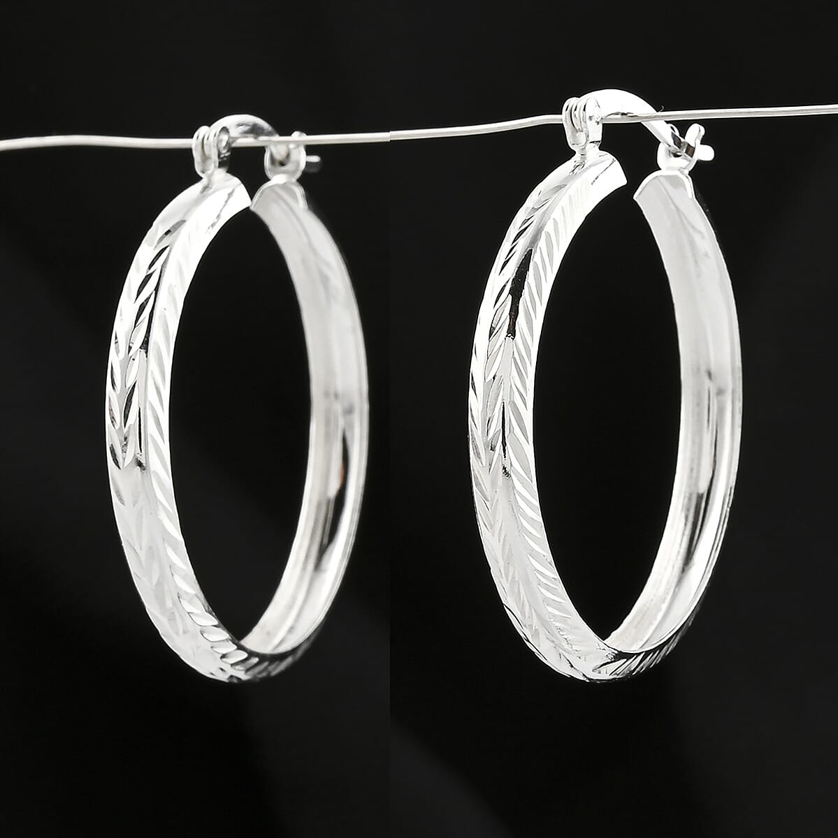 Sterling Silver Diamond-cut Hoop Earrings (2.50 g) image number 1